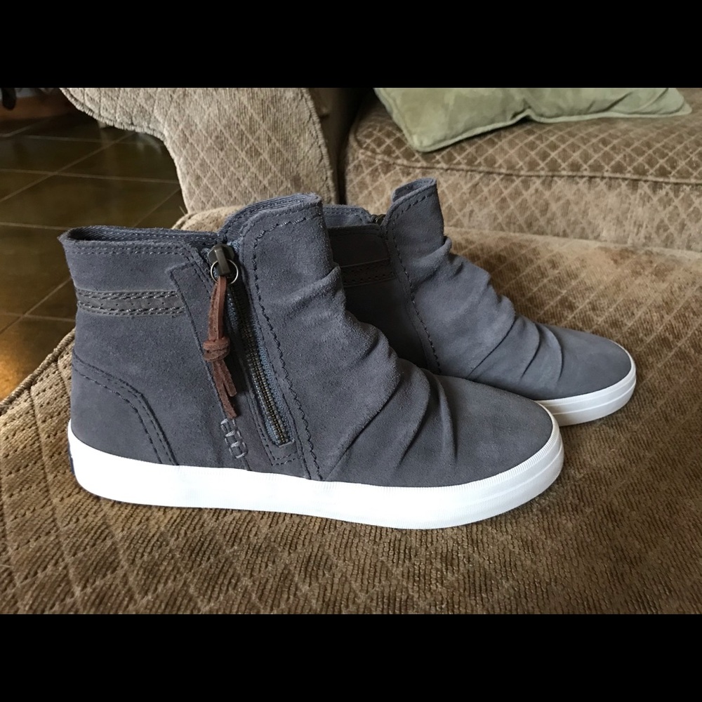 Sperry gray sneakers